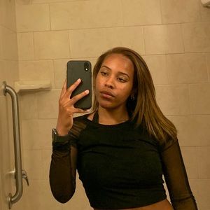 Meet your Posher, Dejah